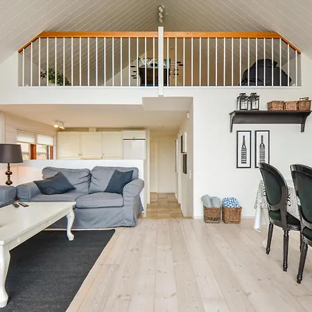 Three-bedroom In * אבלטופט