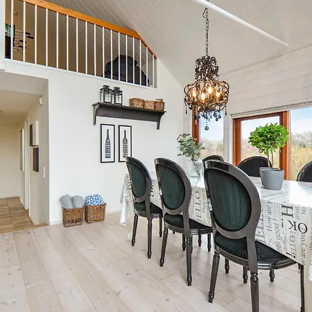Three-bedroom In אבלטופט